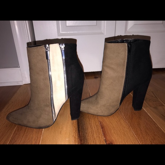Tricolor Booties - Picture 1 of 3